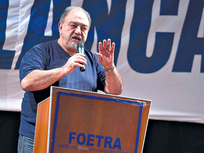 De militancia peronista, Iadarola reclamó un acuerdo económico y social.