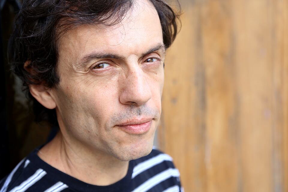 Osvaldo Aguirre se propone escuchar el campo en su escritura