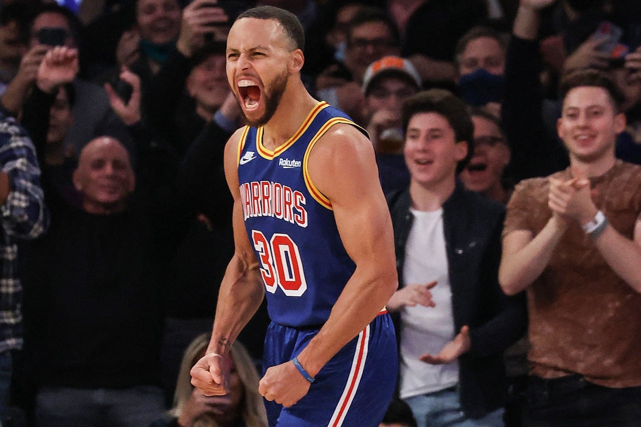 Stephen Curry se saca la bronca tras conseguir el triple del récord