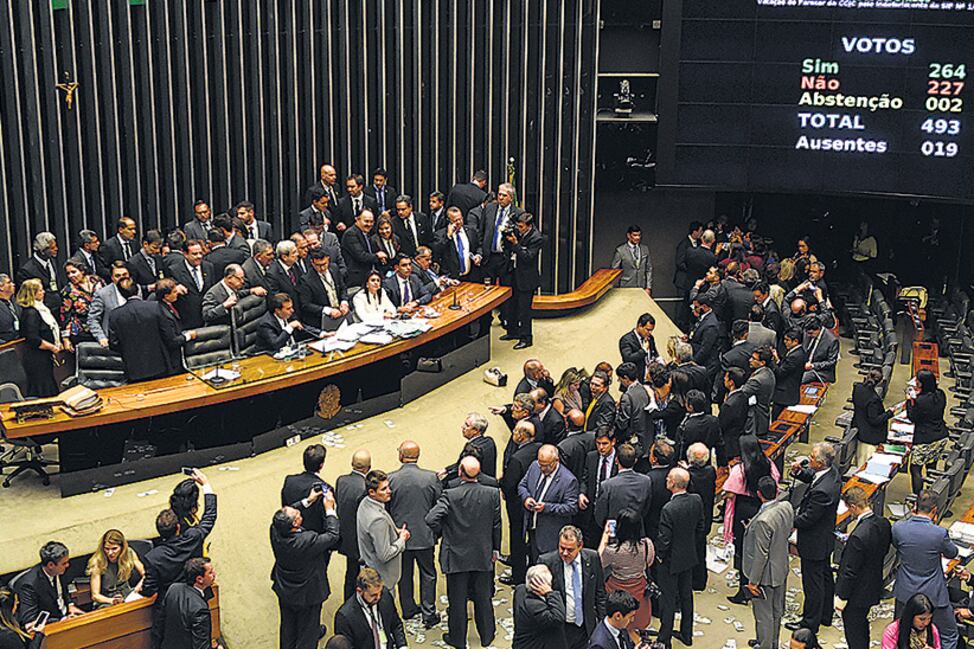 La votación en el Parlamento brasileño favoreció a Temer.