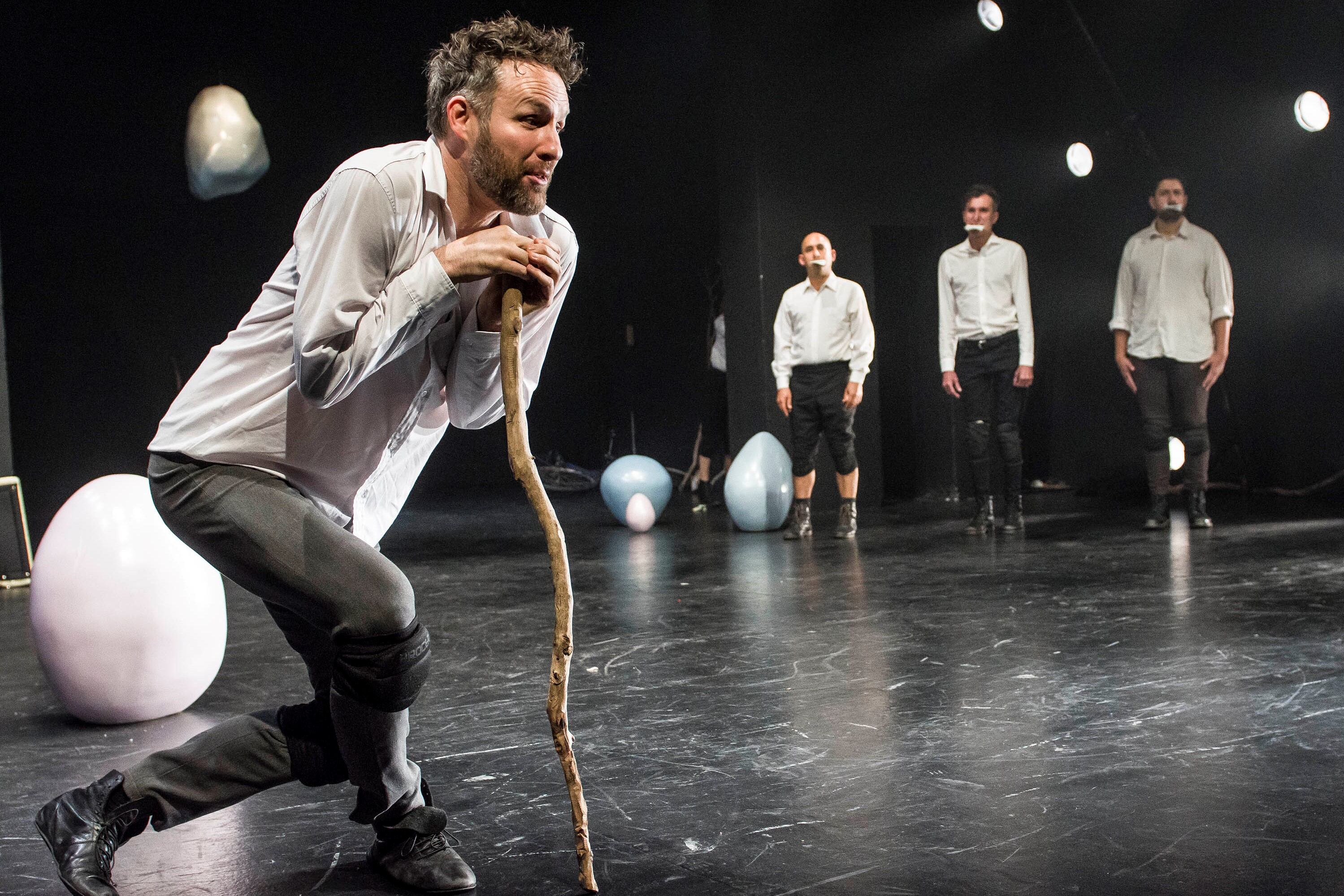 No se trata de infantilizar al espectador sino de ampliar los horizontes de la representación.