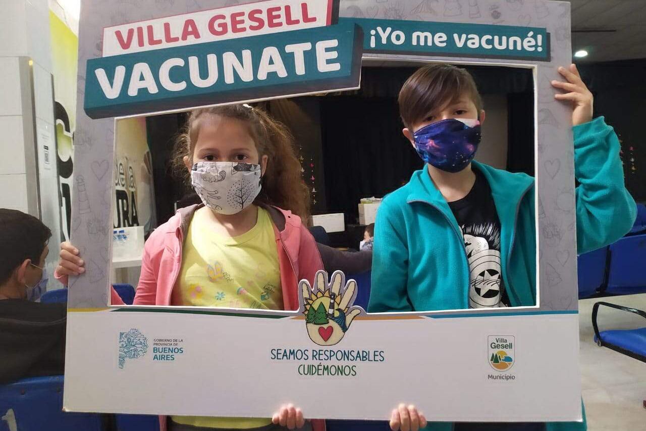 el Gobierno bonaerense desplegará operativos sanitarios en distintos puntos turísticos de la provincia en donde se podrán acercar las personas a inocularse independientemente de su lugar de residencia.