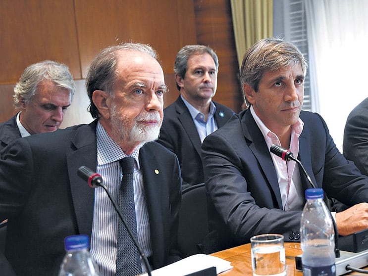 González Fraga, del Banco Nación, y el ministro Caputo, a cargo del anuncio.