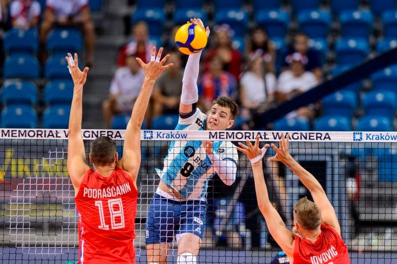 Agustín Loser sumó 13 puntos en la victoria argentina