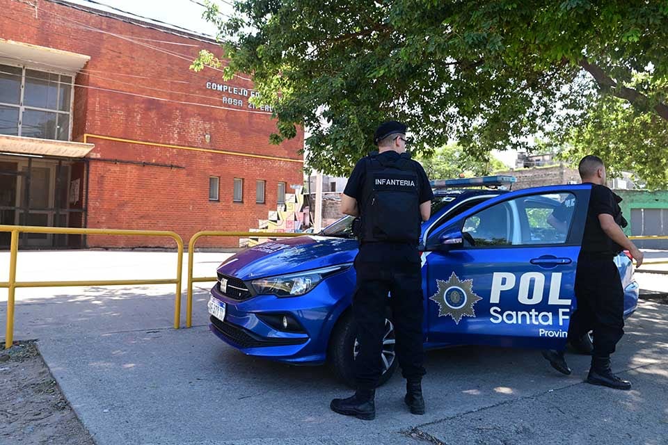 Una de las baleadas, la escuela Rosa Ziperovich, de Albert Sabin al 1100