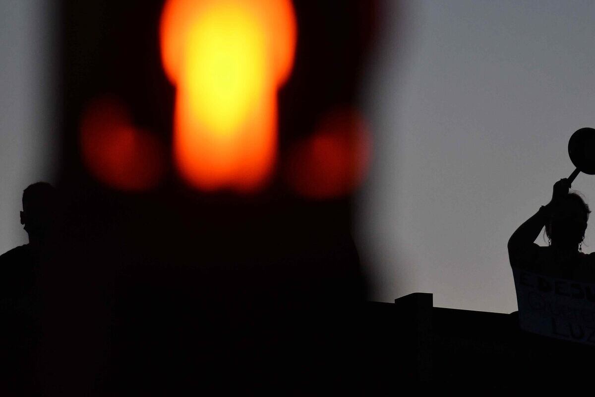 Casi 200.000 usuarios se vieron afectados por los cortes de luz este viernes en Buenos Aires. (Foto: Télam)