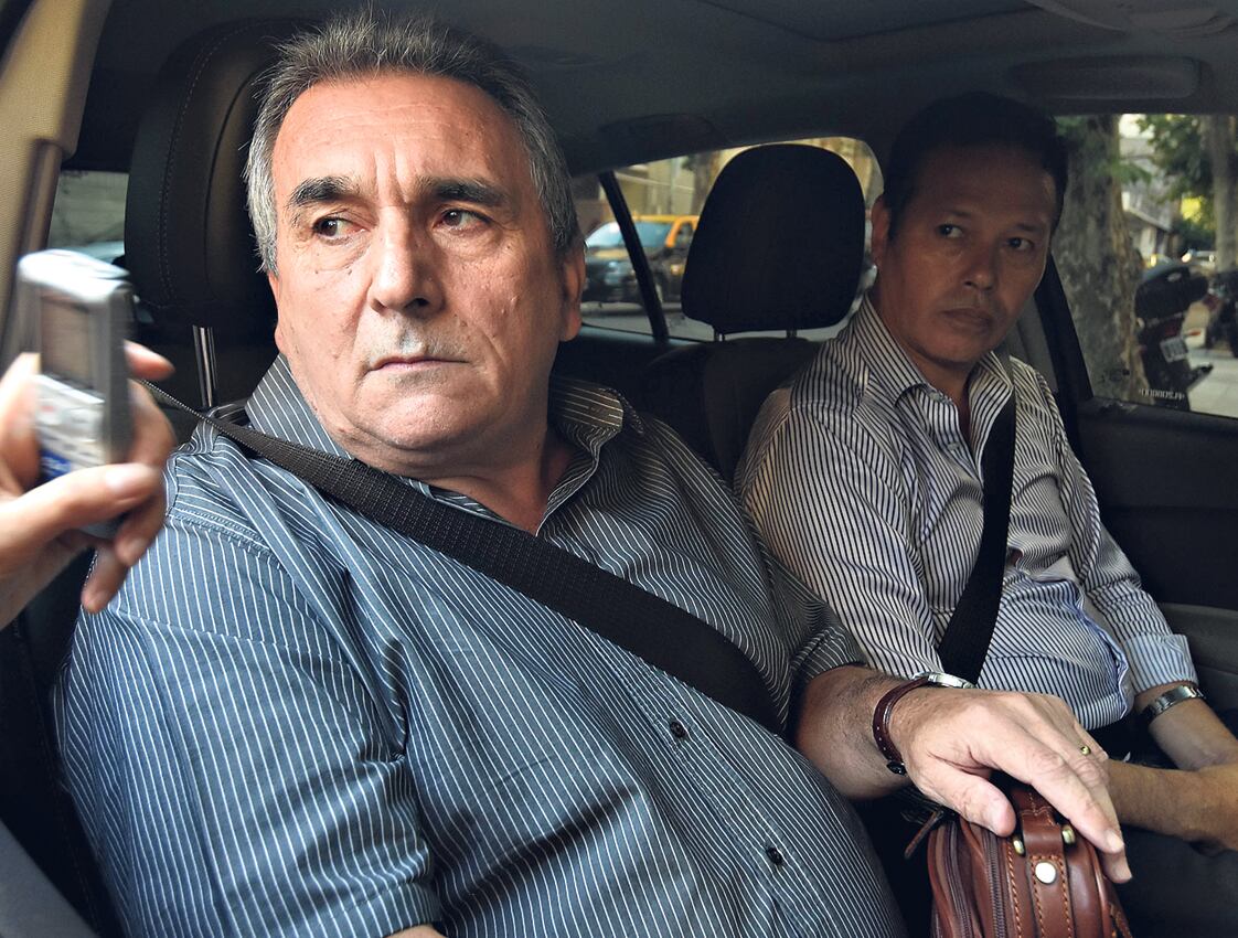 “Así no podemos seguir”, dijo Schmid, tras enumerar la continuidad de los despidos, el cierre de empresas y la apertura de importaciones.