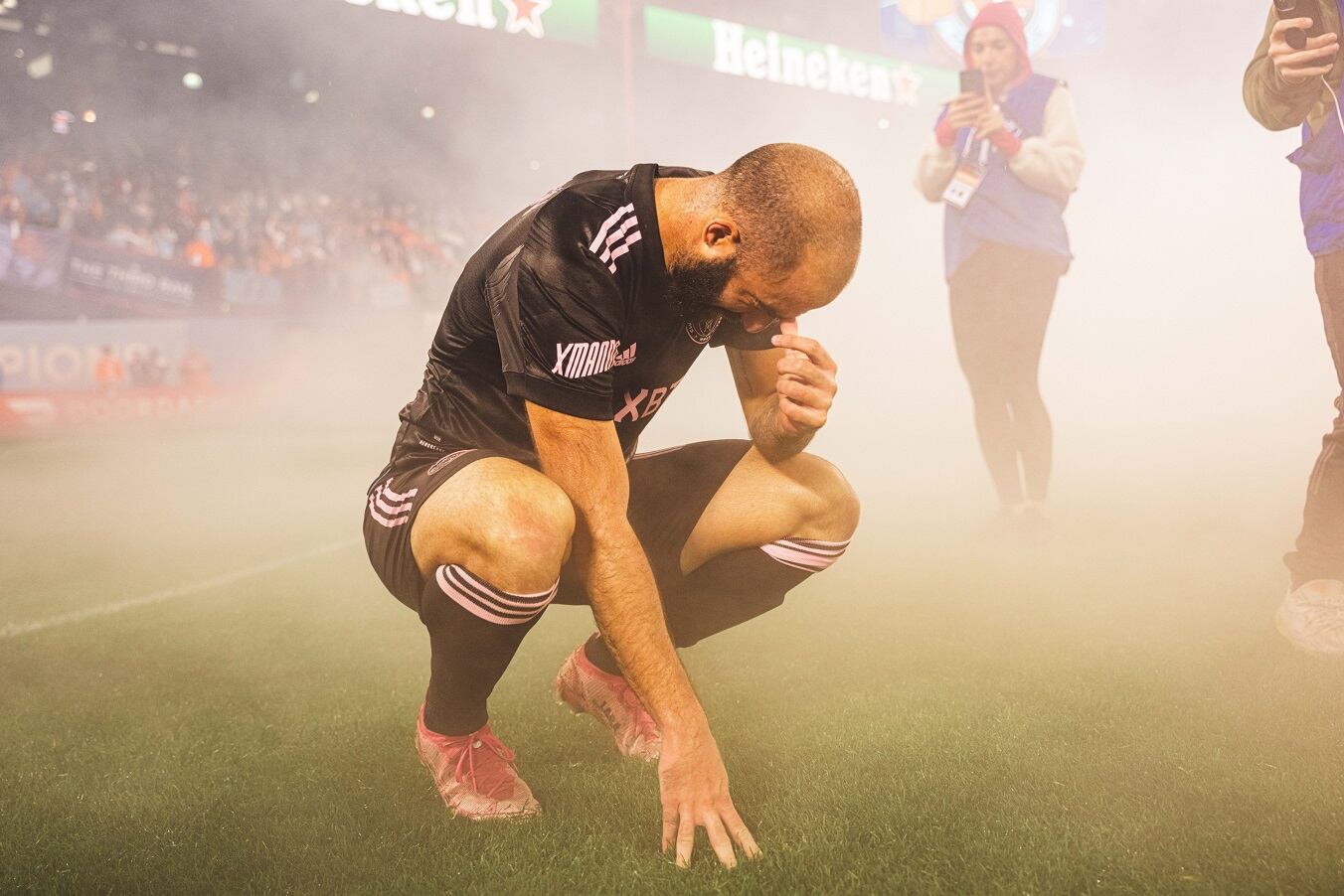 El Pipita Higuaín se emociona al finalizar el partido entre Nueva York y Miami