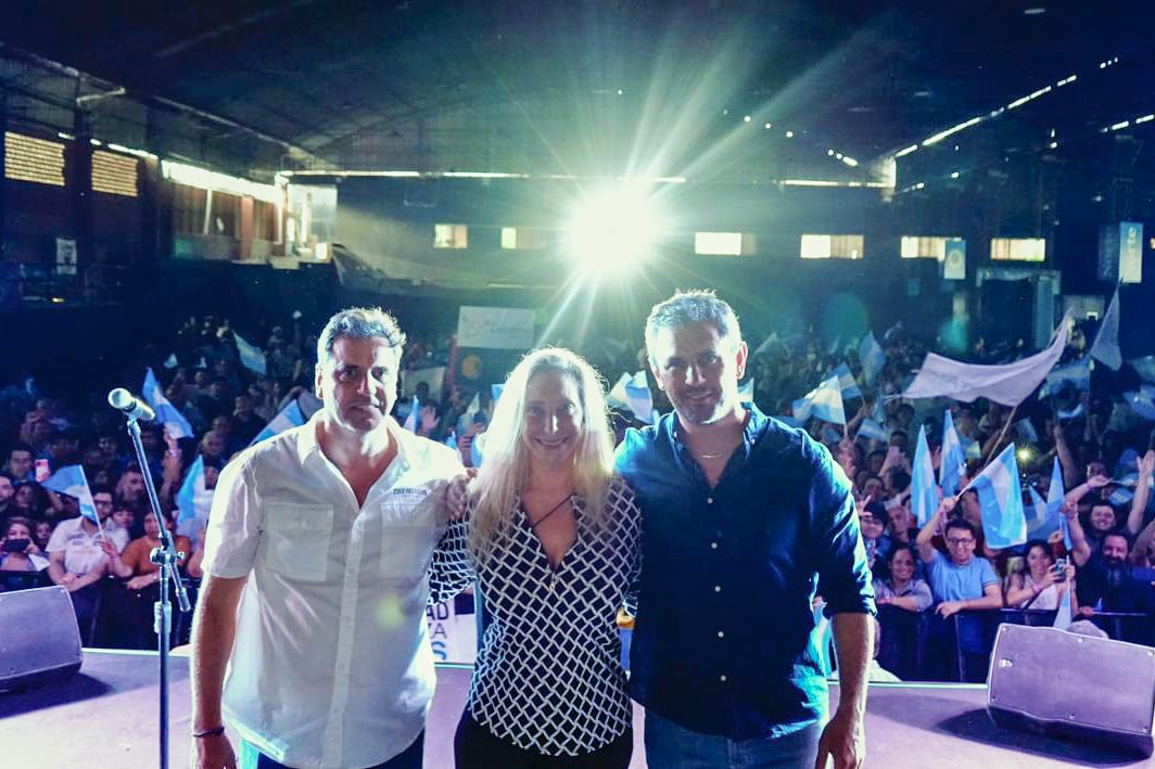 Karina Milei junto a Martín Menem y Lisandro Catalán.