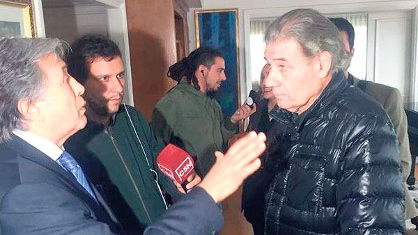 Víctor Hugo Morales llegó a su departamento cuando todavía estaban los oficiales de Justicia embargando sus bienes.