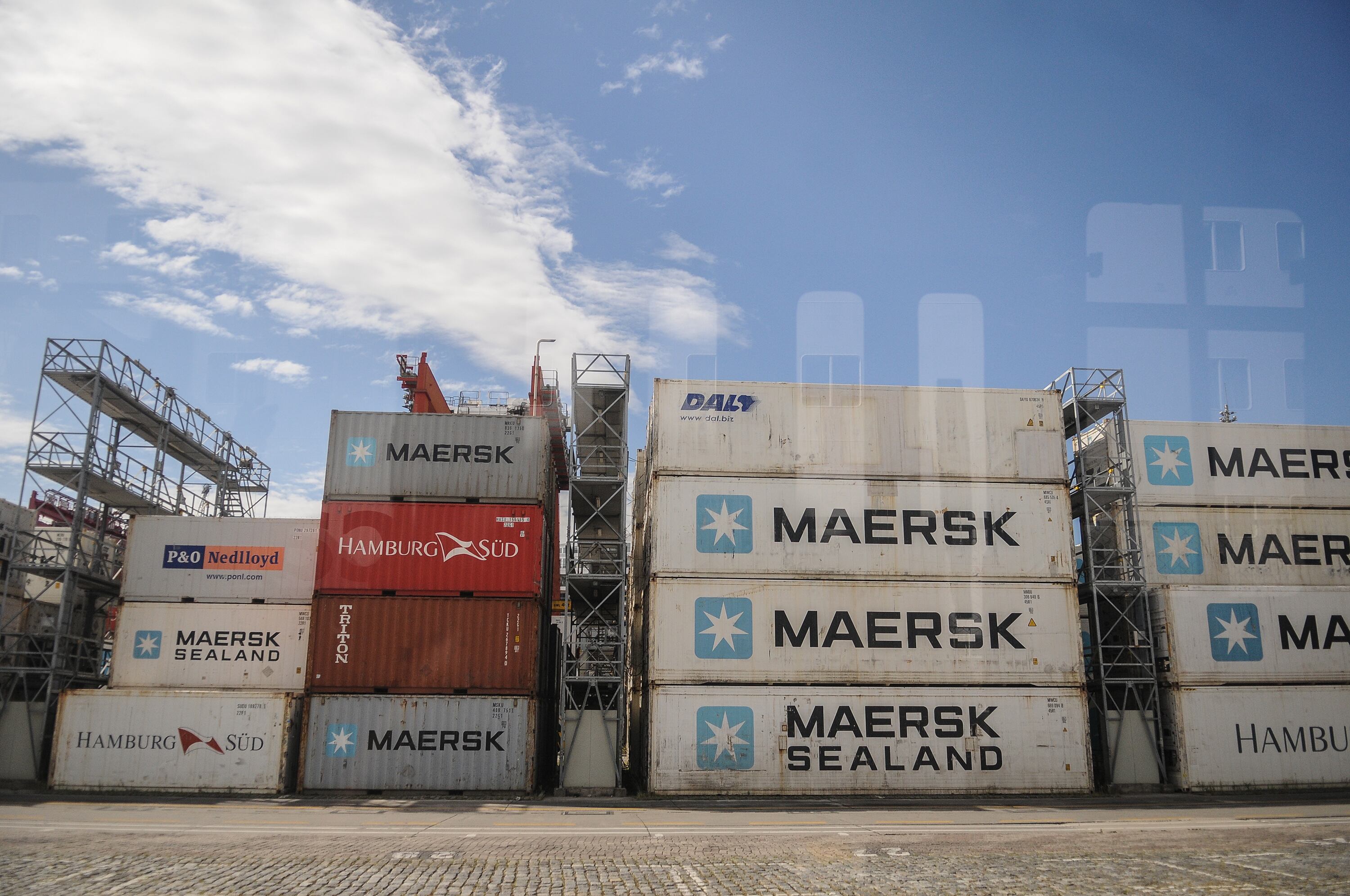 Irregularidades en las importaciones "no con fines de contrabando, sino de fuga de divisas"