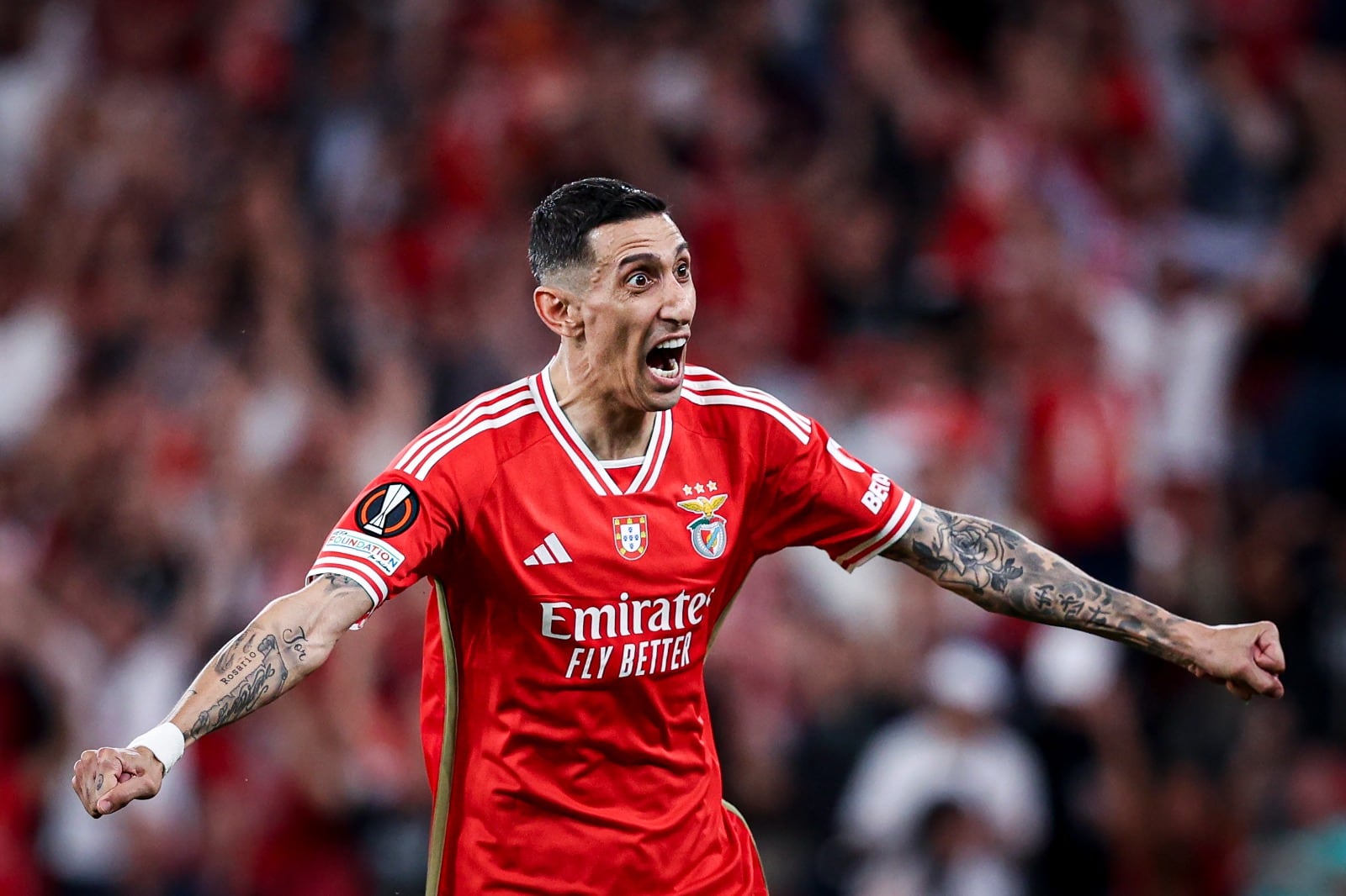 Di María se llena la boca de gol ante su gente en el triunfo de Benfica