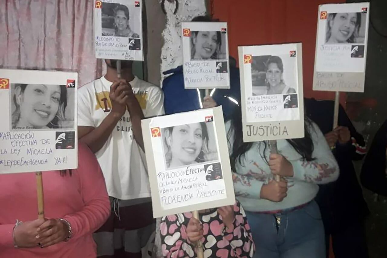 La familia de Magalí Morales denunció la liberación de los policías procesados por su muerte.