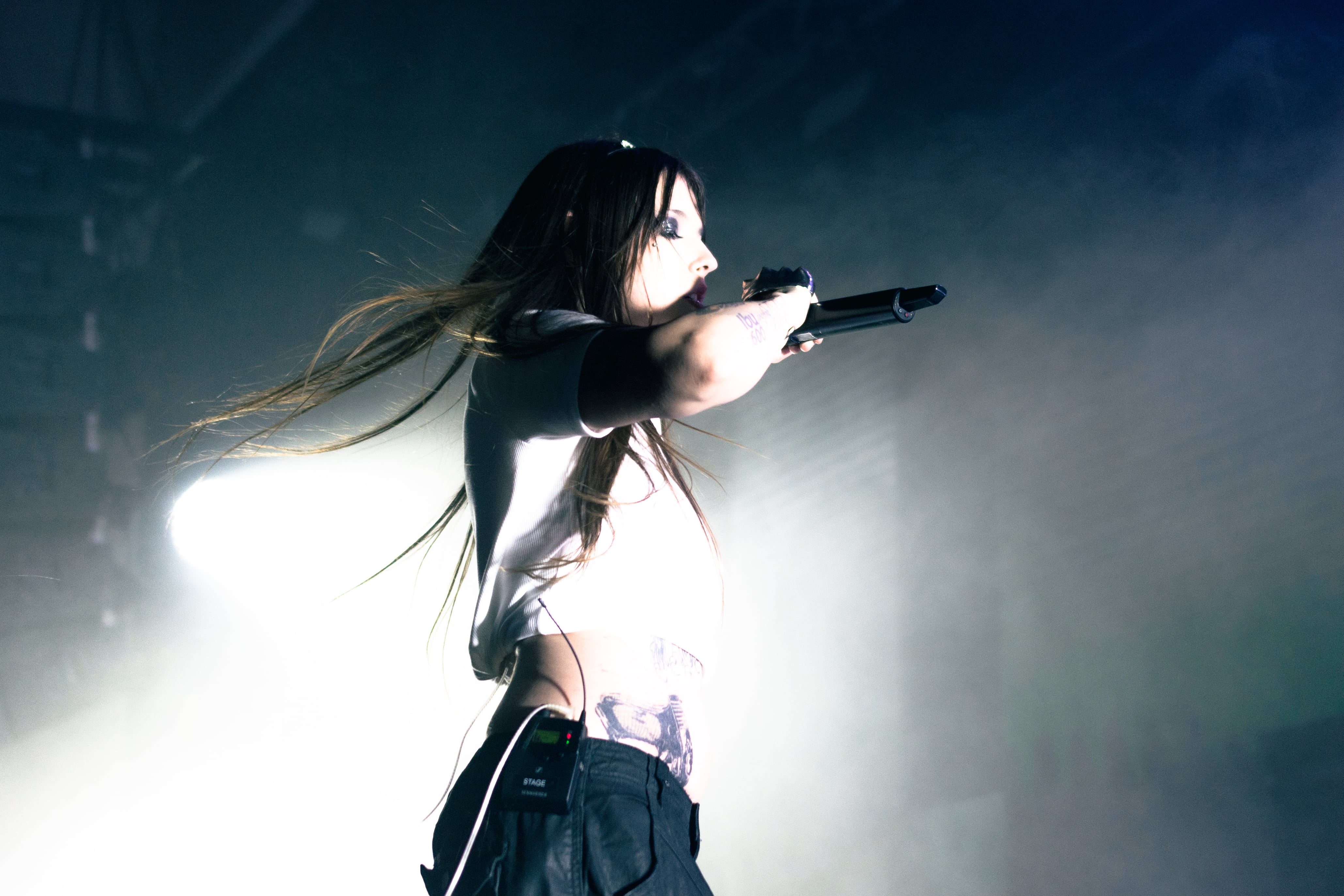 En estos shows en Deseo, Saramalacara estuvo rodeada de un público arengador y de invitados como Taichu, Muerejoven o los Oro600