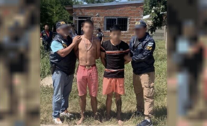Miguel Pastor Romero Molinas, alias “Patoto” y Guillermo Romero Molinas, alias “Paraguayo”, fueron detenidos en Marcos Paz. Imagen: @PatoBullrich