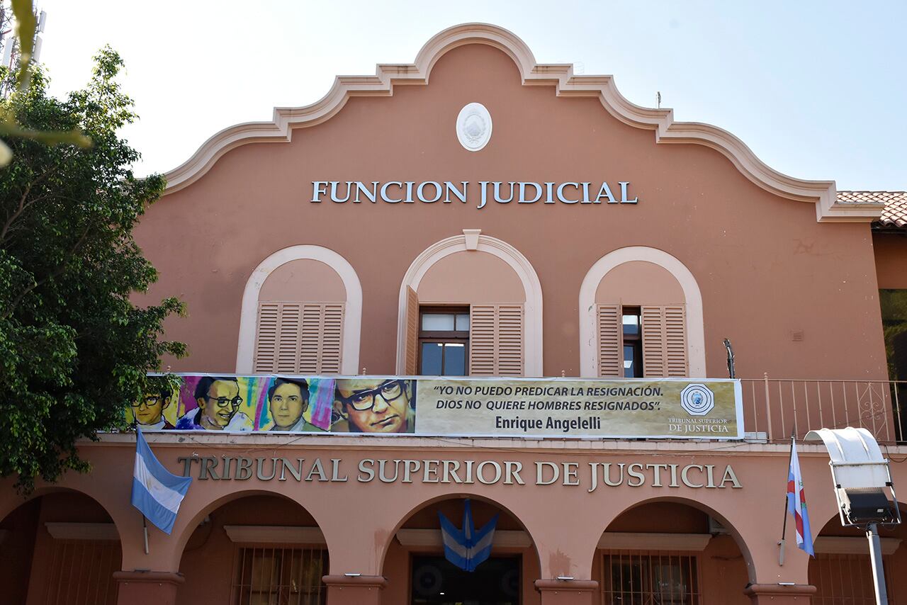  La Justicia determinó además una cuota alimentaria a favor de los tres adolescentes.