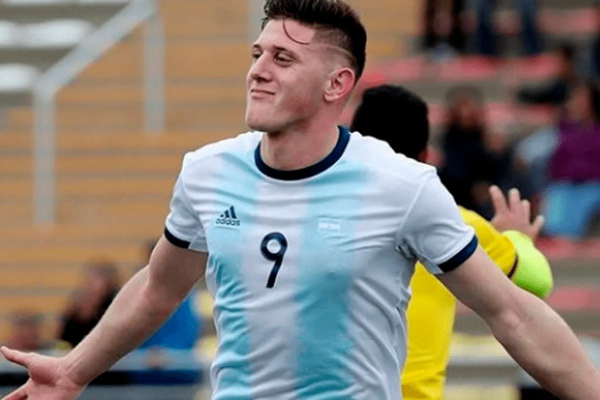 Gaich, delantero de Benevento de Italia, es la gran figura del equipo.