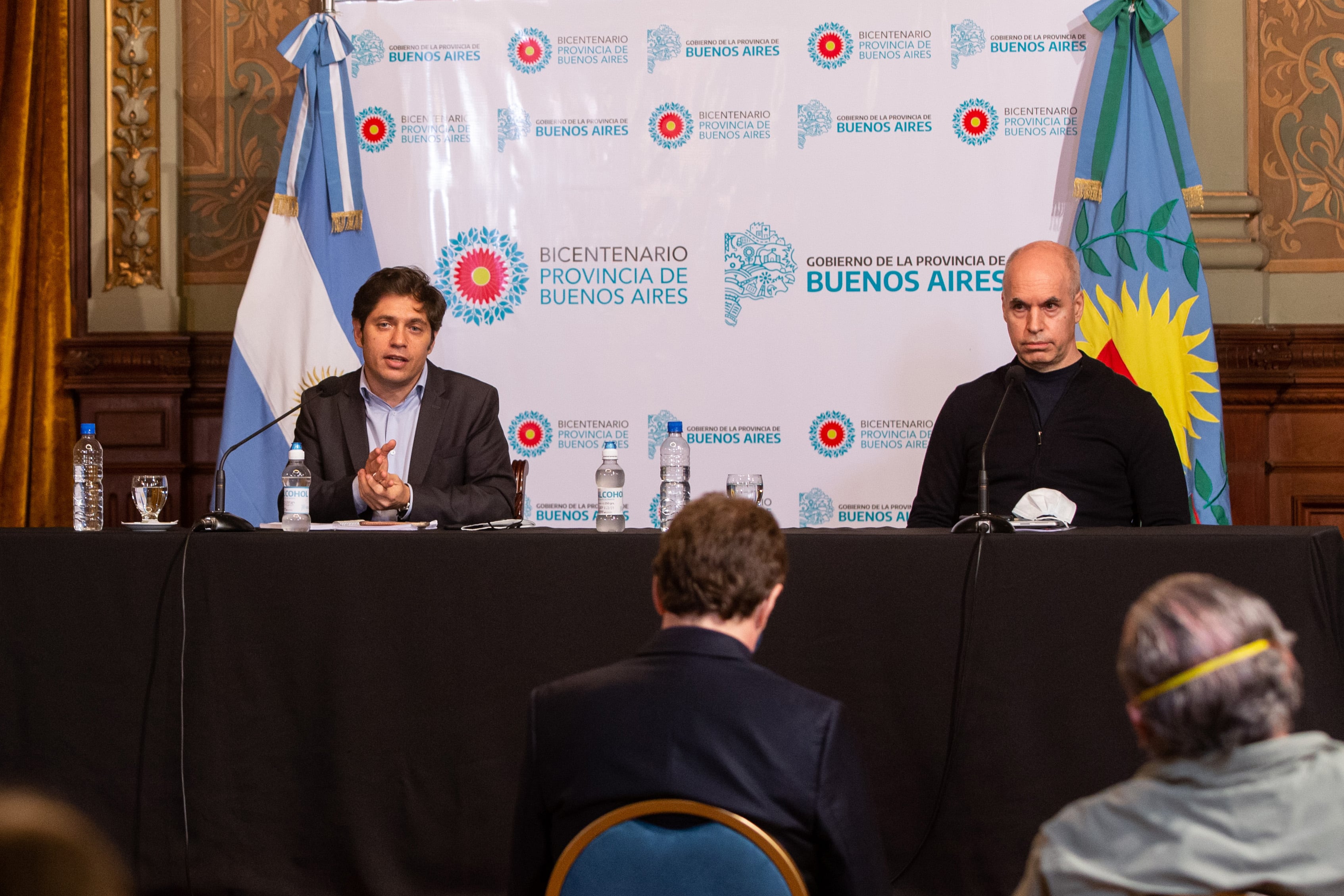 Axel Kicillof y Horacio Rodríguez Larreta en el Salón Dorado de la Gobernación.