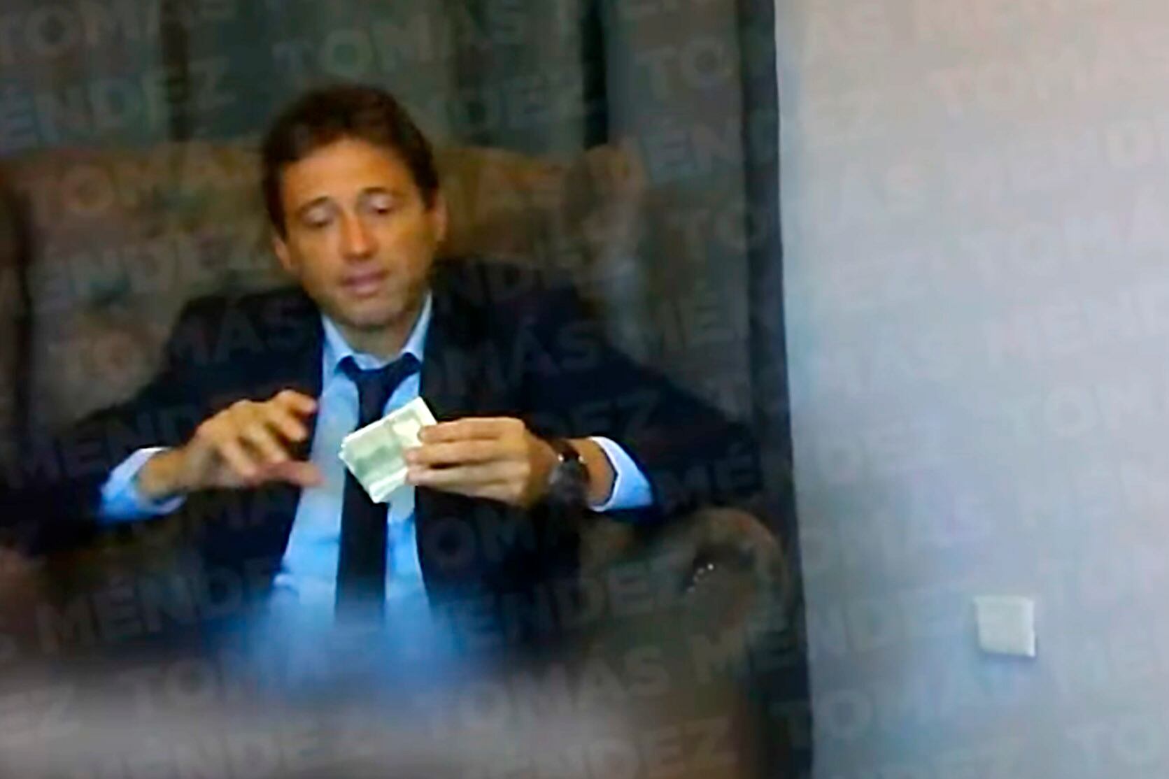 El momento en que Marcelo Moretti recibe una coima.