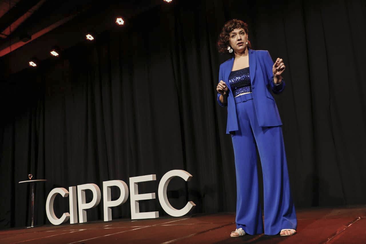 Gala Días Langoy, directora de Cippec, le apuntó a los "regímenes de excepción".
