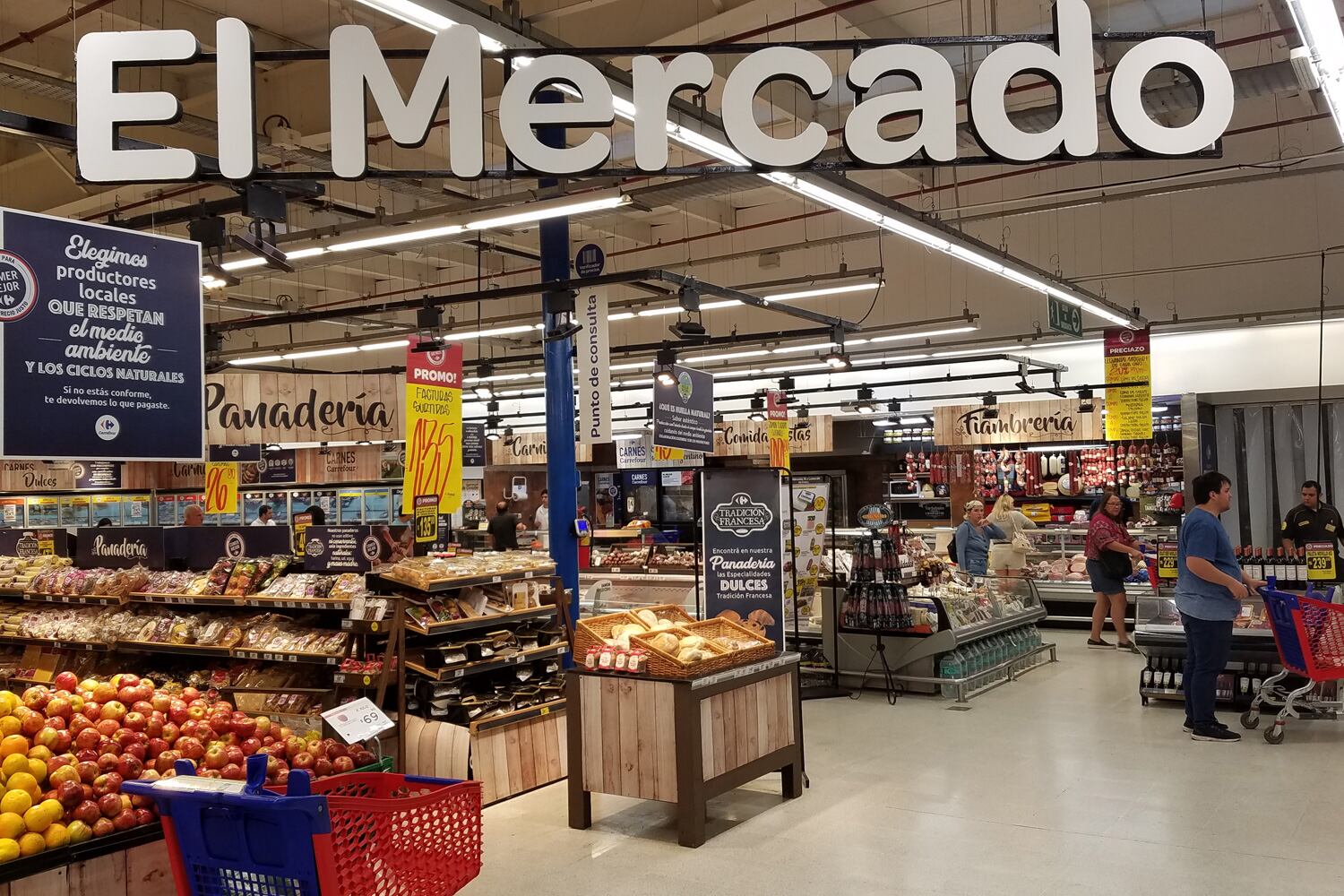 La actividad del comercio mayorista y minorista pisó el freno en marzo