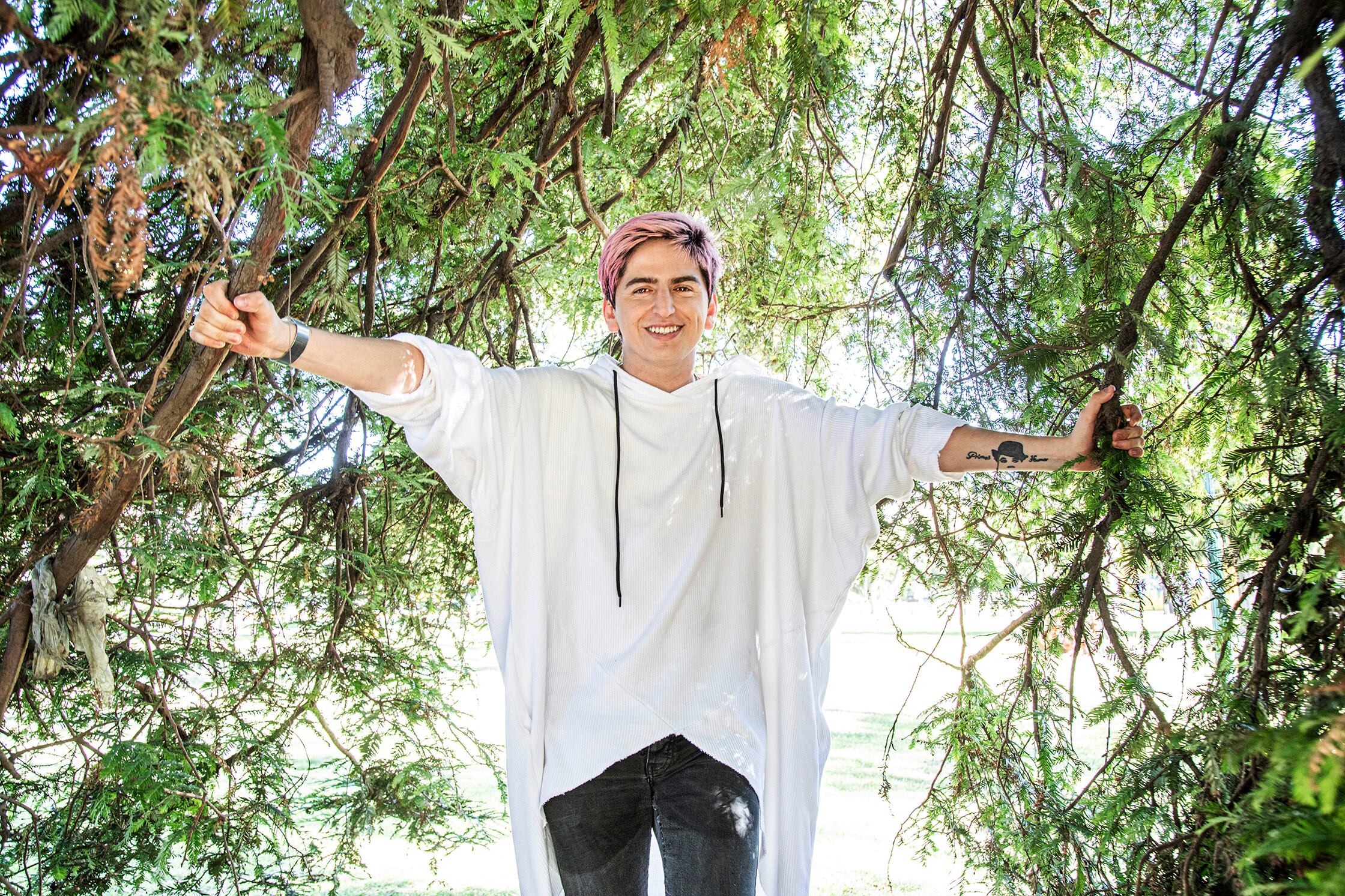 Enzo Aguilar debutó en la televisión en El hotel de los famosos