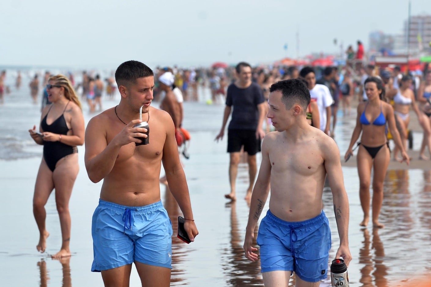 Solo en el reciente finde extra largo, alrededor de tres millones de personas se movilizaron hacia la Costa Atlántica para veranear