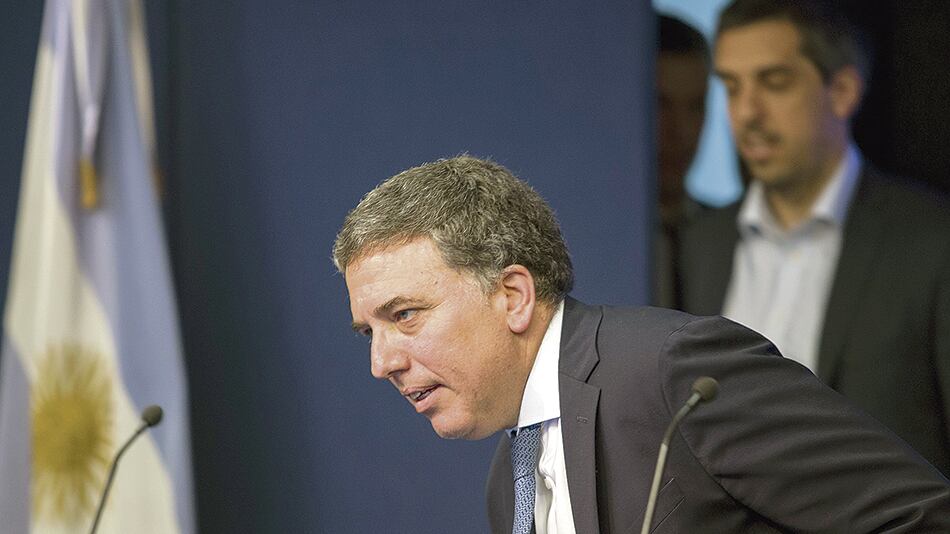 Nicolás Dujovne, responsable de Hacienda. “La debilidad de la economía viene por el lado de la caída de los salarios reales”, afirmó.