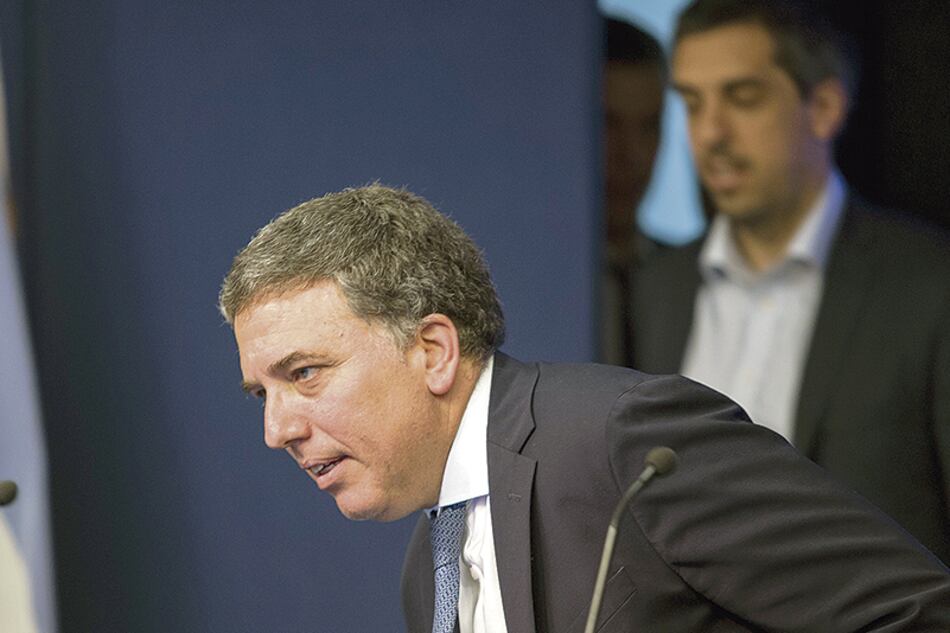 Nicolás Dujovne, responsable de Hacienda. “La debilidad de la economía viene por el lado de la caída de los salarios reales”, afirmó.