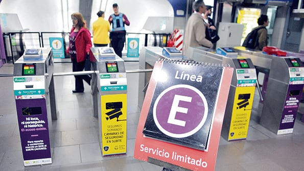 El muy escueto aviso de Metrovías a todos los usuarios a los que dejaba sin servicio por cinco días... según dijo más tarde.