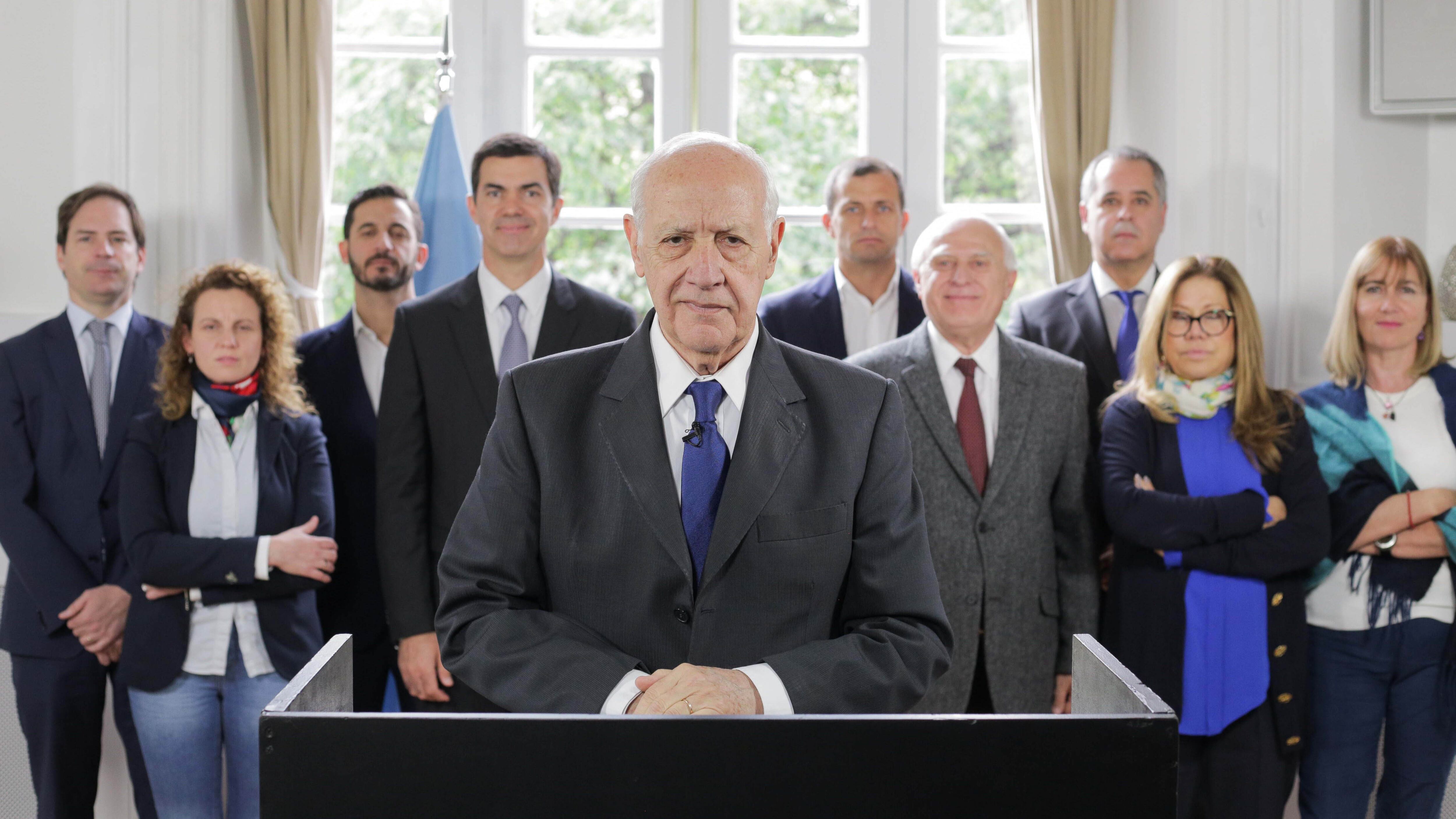 Lavagna, durante el anuncio de esta tarde.