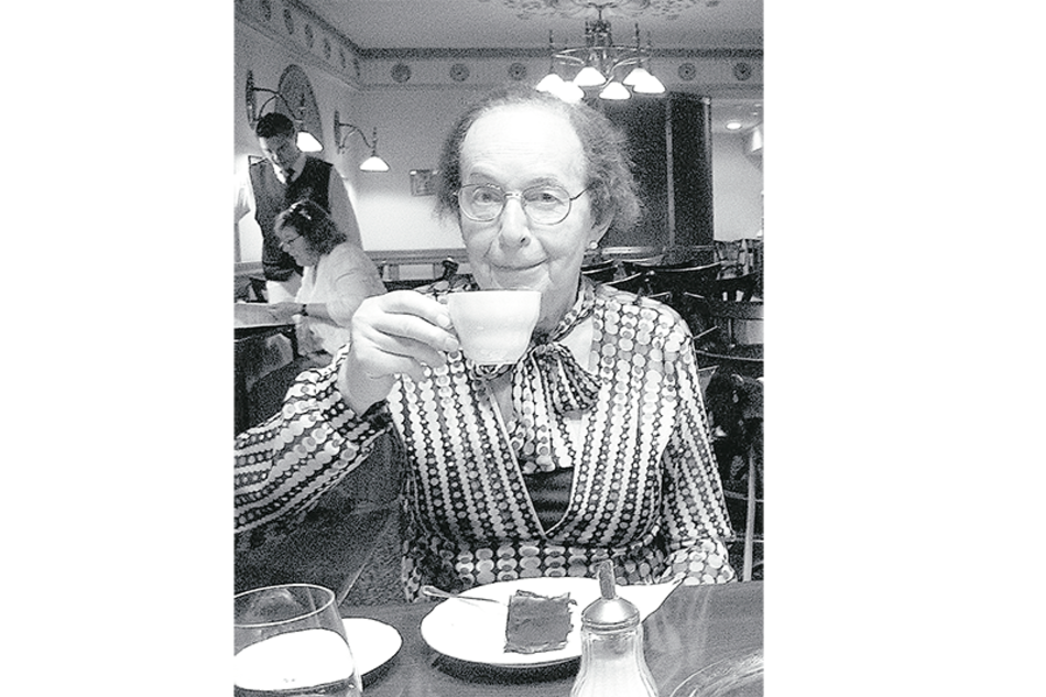 Stefánie Faludi durante su transición