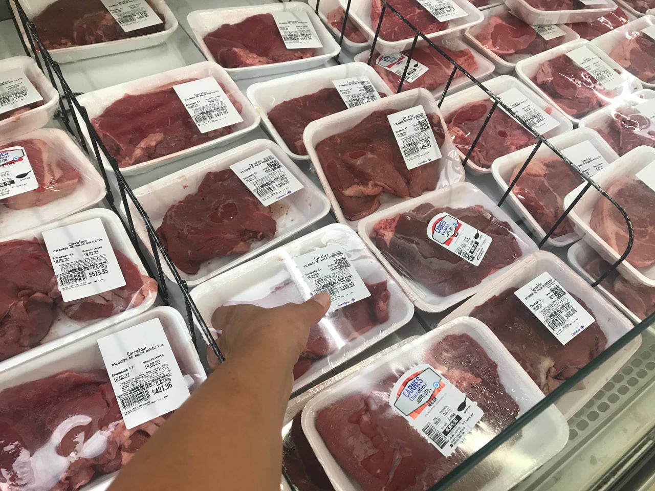 Con subas por encima del 4 por ciento, los lácteos y carnes explicaron 2 puntos de la suba semanal. 