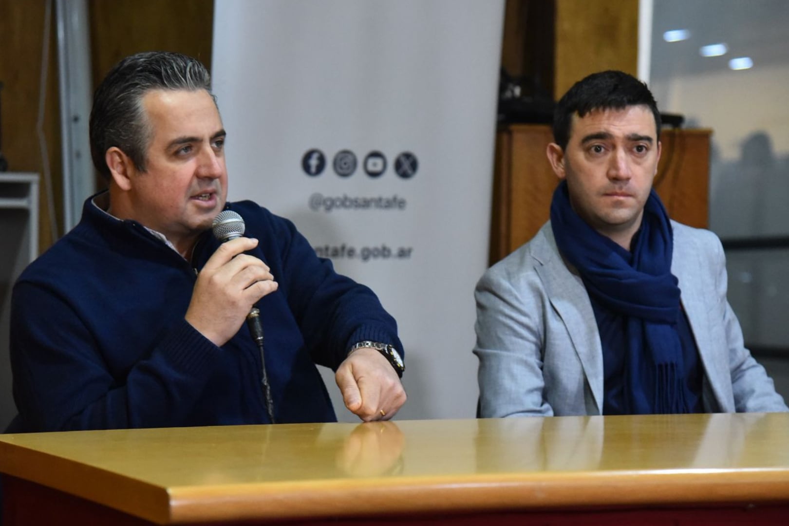 El ministro Cococcioni y el secretario de Gestión de Registros, Figueroa Escauriza.