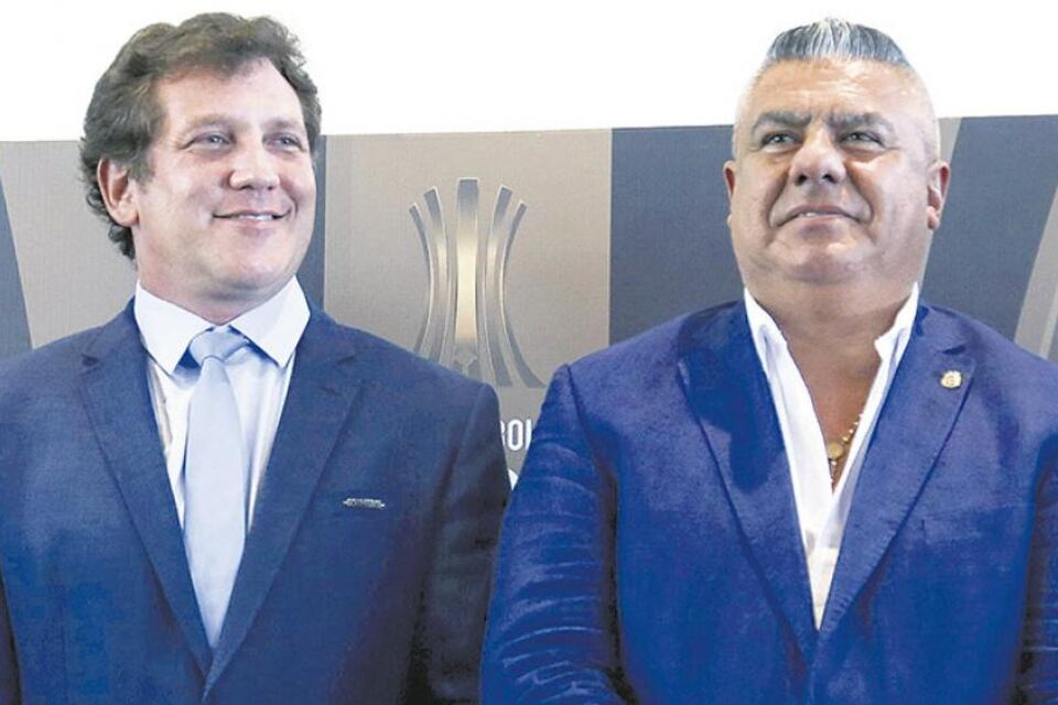 Alejandro Domínguez presidente de la Conmebol y Claudio Tapia, titular de la AFA.