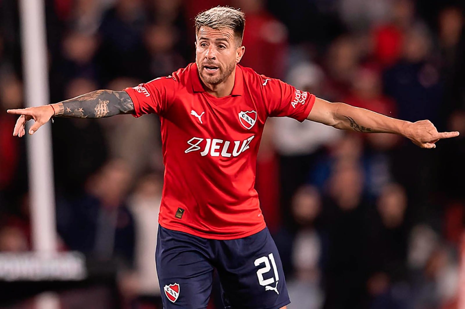 Julio Buffarini, no tiene futuro en el Rojo.