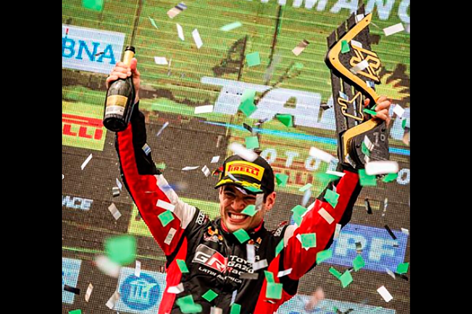 Diego Azar festeja en Olavarría.