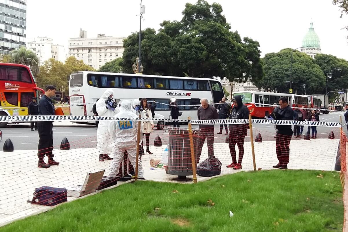 Los peritos recolectaron al menos 13 casquillos de balas.