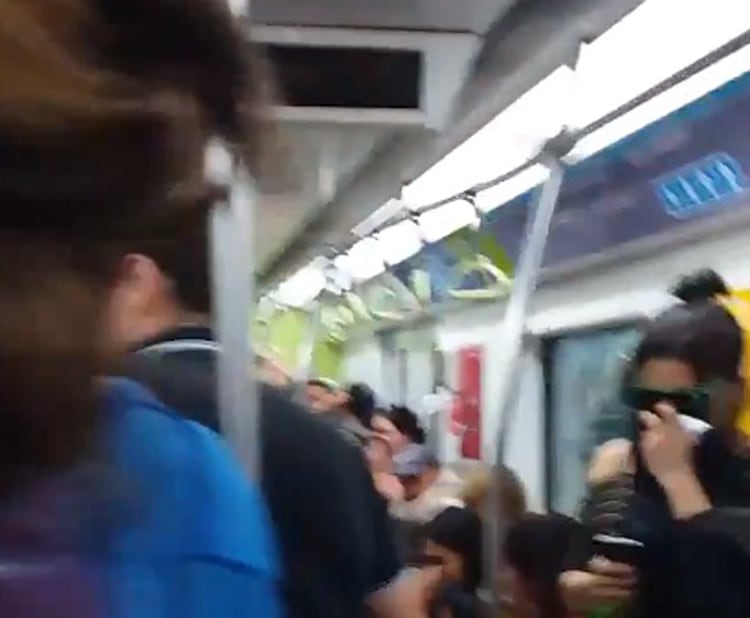 El gas afectó a los pasajeros del subte bajo Avenida de Mayo.