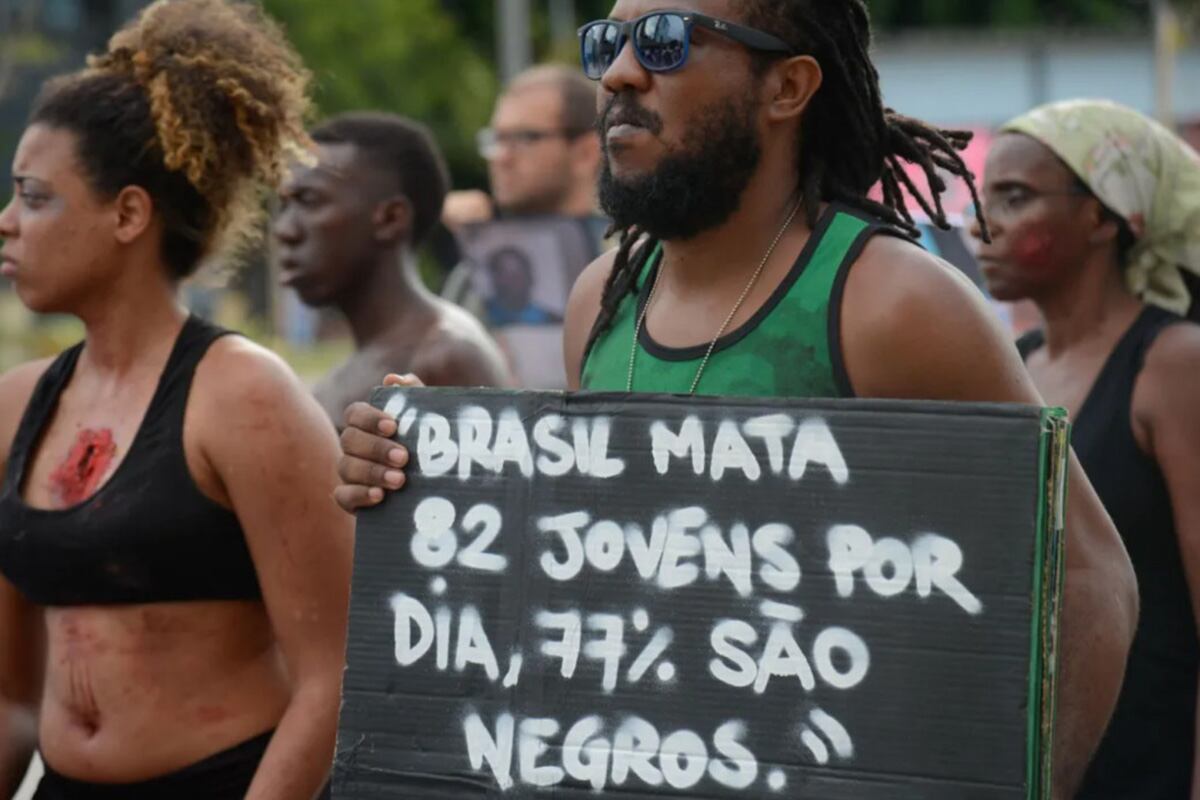 Protestan por la muerte de jóvenes negros. Imagen: Fernando Frazão/Agência Brasil