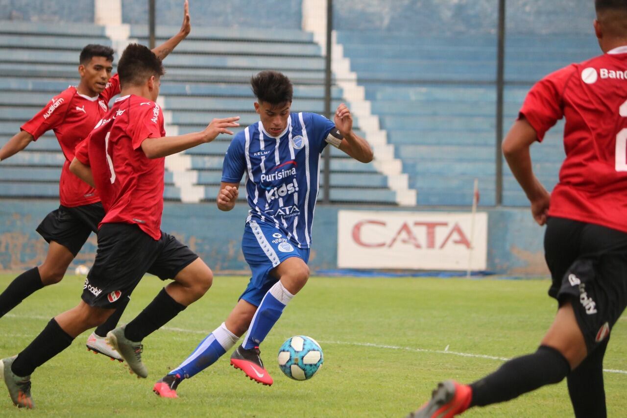 Encuentro de las divisiones menores de Independiente ante Godoy Cruz.