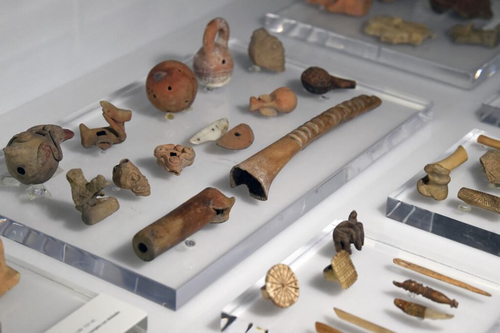 "Esta es la más importante recuperación de piezas arqueológicas por vía de la restitución de sus originales dueños", describió el canciller Marcelo Ebrard. Foto: AFP.