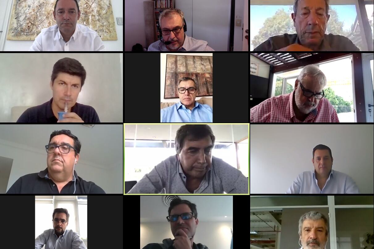 El titular de Enacom, Claudio Ambrosini, en teleconferencia con directivos de telefónicas.