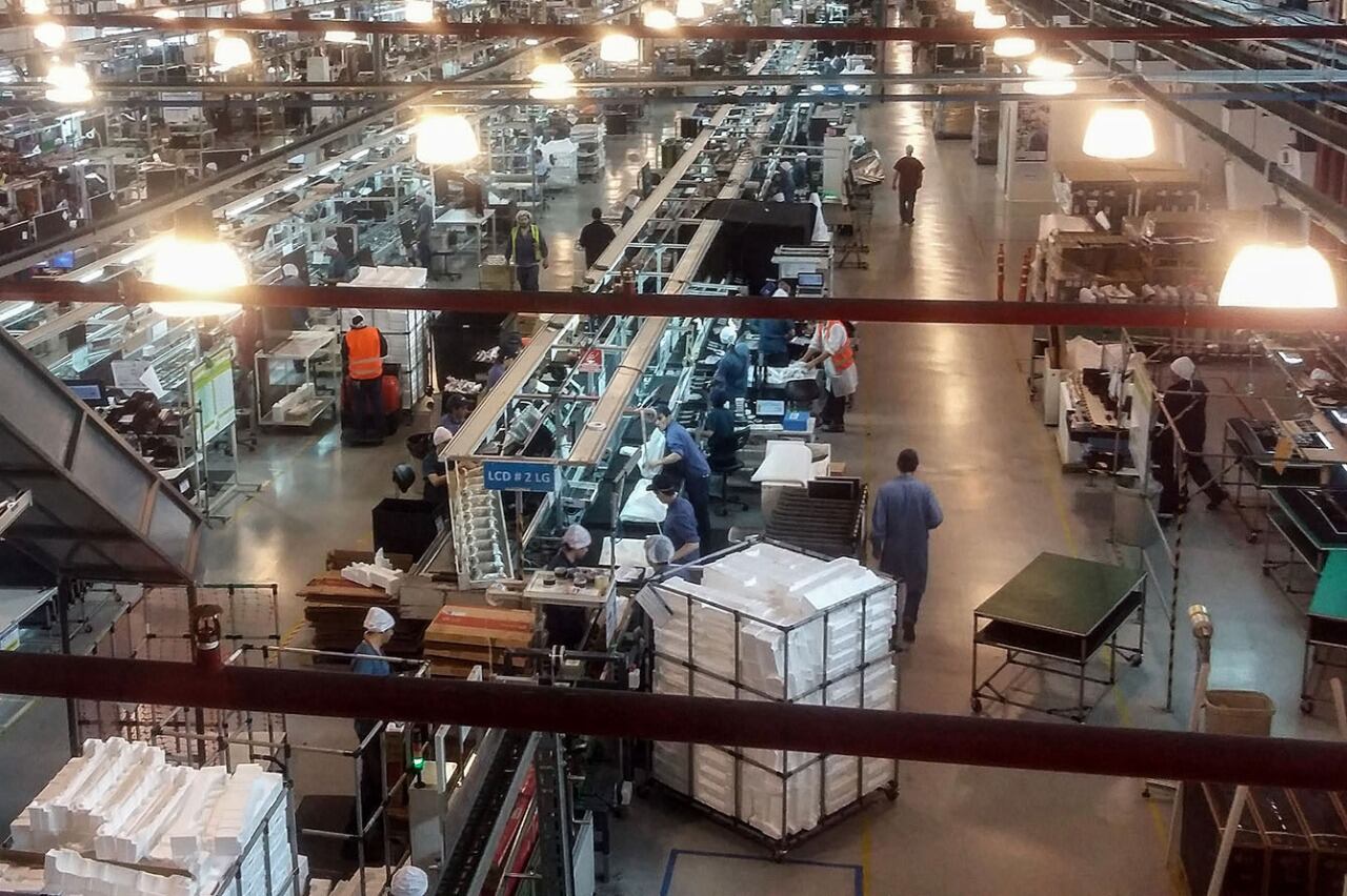 Programa de Asistencia de Emergencia al Trabajo y la Producción.