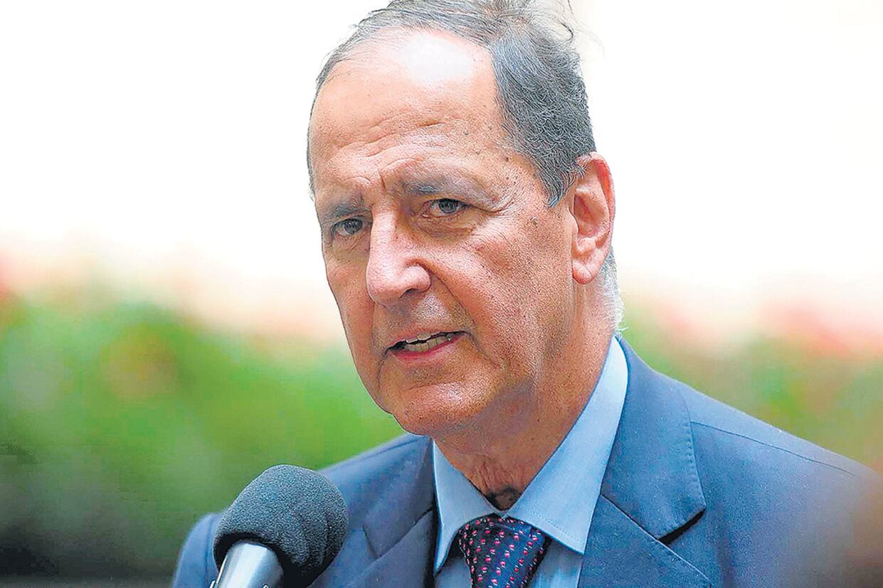 Restrepo dijo que cumplió un ciclo y fue relevado por Santos.