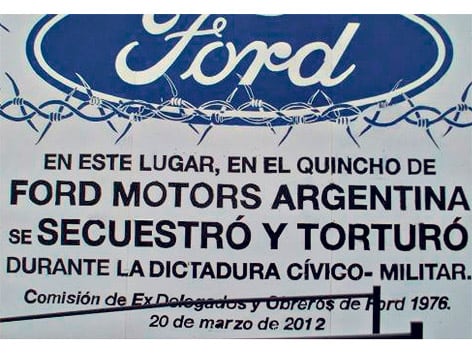 Los ex directivos de Ford están acusados por haber entregado trabajadores a los militares.