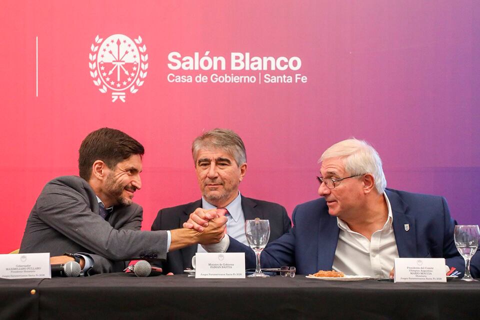 Pullaro, el ministro Bastia y Moccia, del Comité Olímpico.