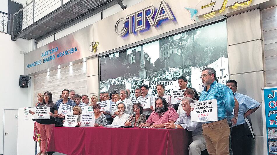 La Ctera anunció que los maestros harán un congreso el 28 de febrero para definir los pasos a seguir.