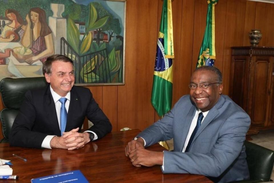 Bolsonaro con Decotelli, cuando lo anunció como ministro. 