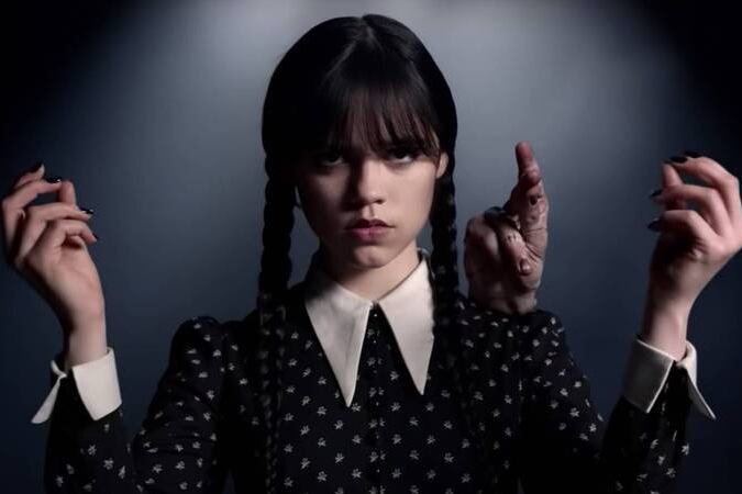 Jenna Ortega es la encargada de darle vida a Wednesday "Merlina" Addams.